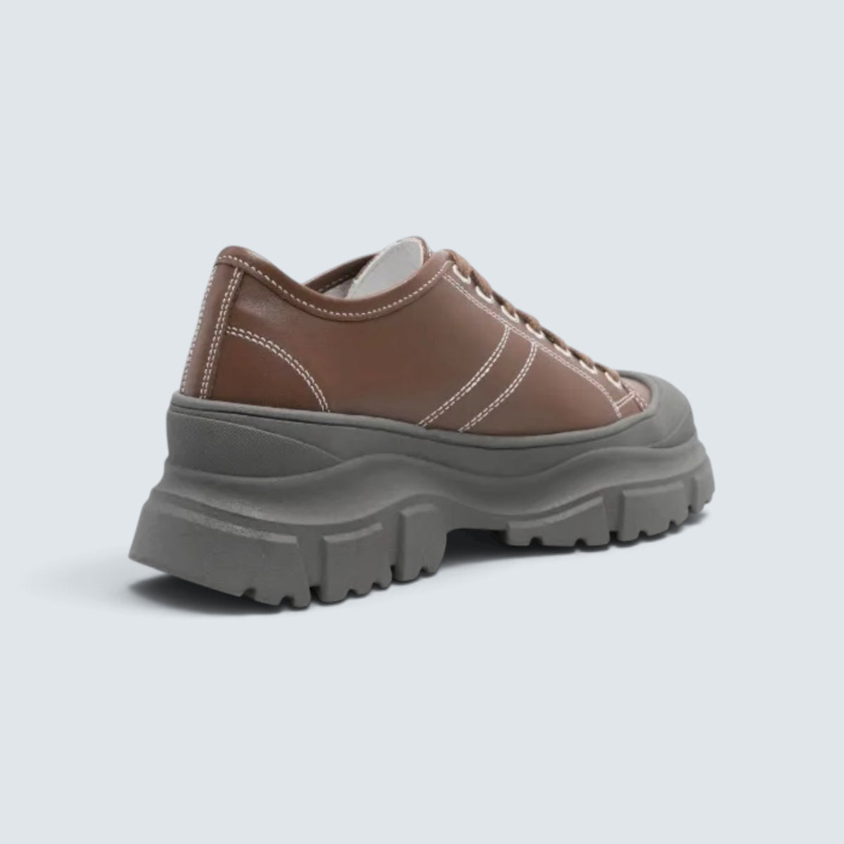 Sneaker Feat