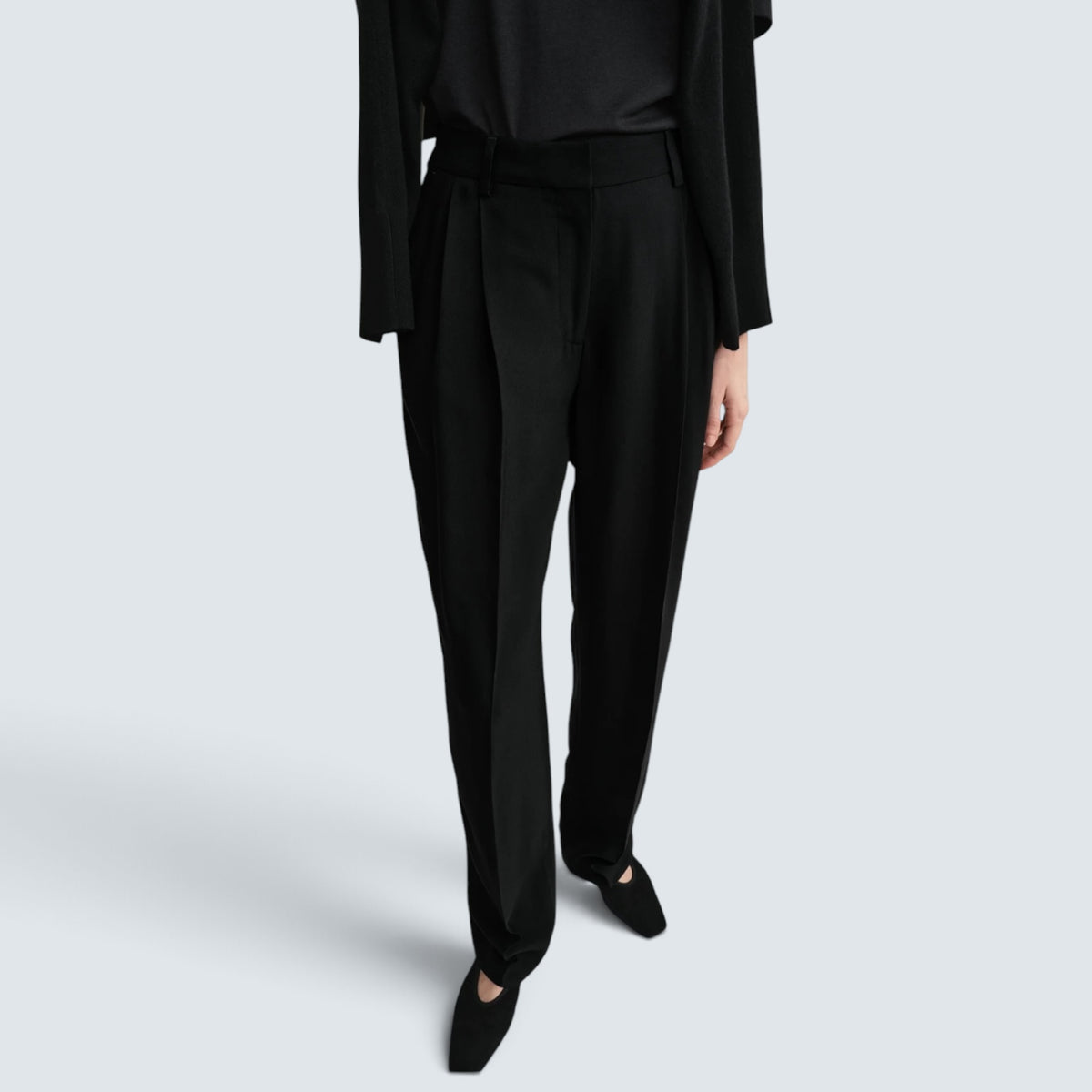 TOTEME Double-pleat fluid trousers in Schwarz-cognac, Ansicht 3