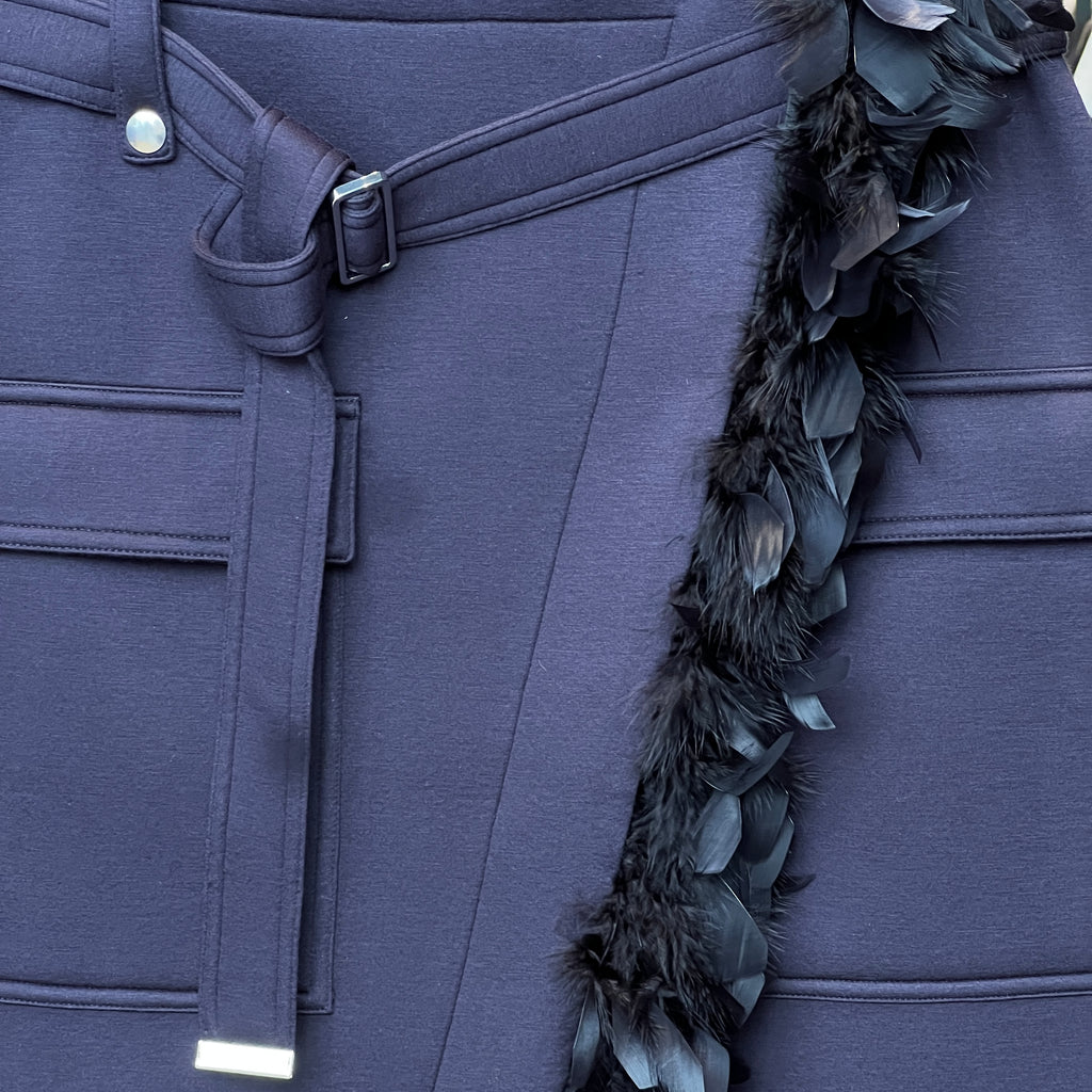 Rock mit Federdetail
