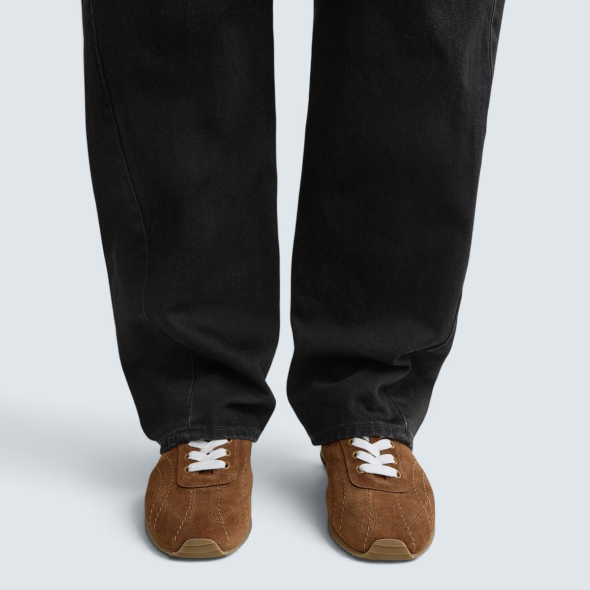 TOTEME Flex suede sneakers in Camel, Ansicht 3