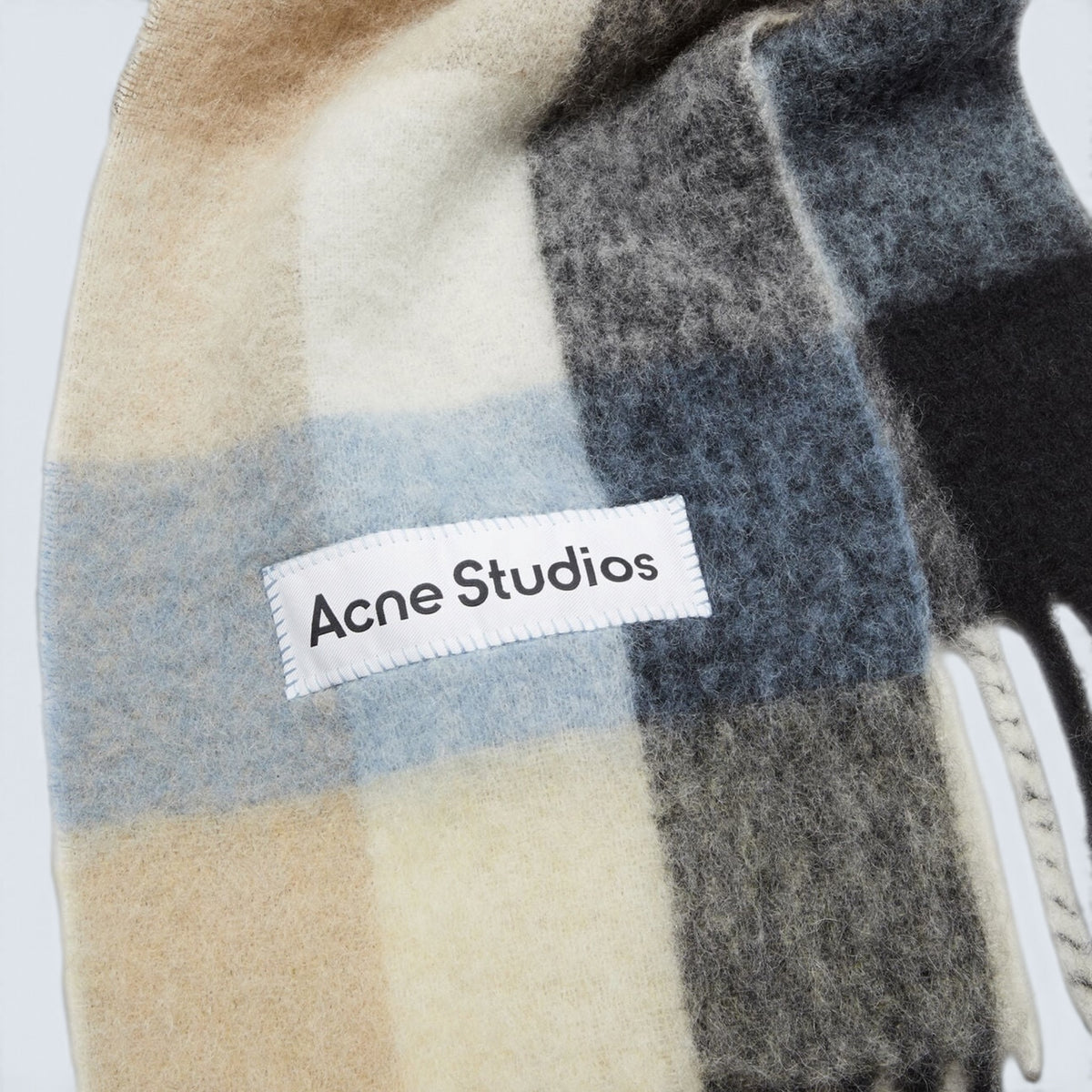 Acne Studios Schal kariert in Multicolor, Ansicht 3
