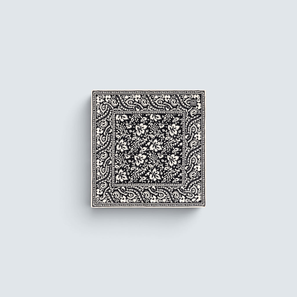 Hankie lace scarf