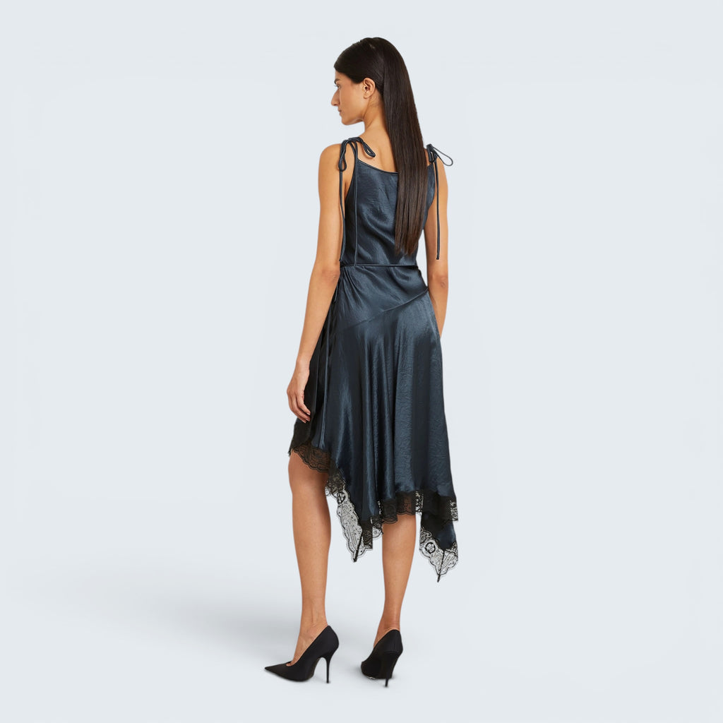 Kleid asymmetrisch